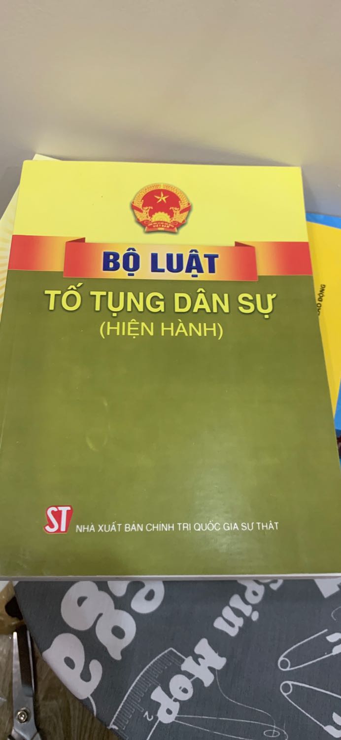 Tôi đặt cuốn BLTTDS hiện hành, sửa đổi 2020 giá bìa 102 và giảm giá còn 80k. Nhưng shop giao cho tôi cuốn khác, giá bìa 65k nhưng tính tiền 80k. Đề nghị đổi đúng sách