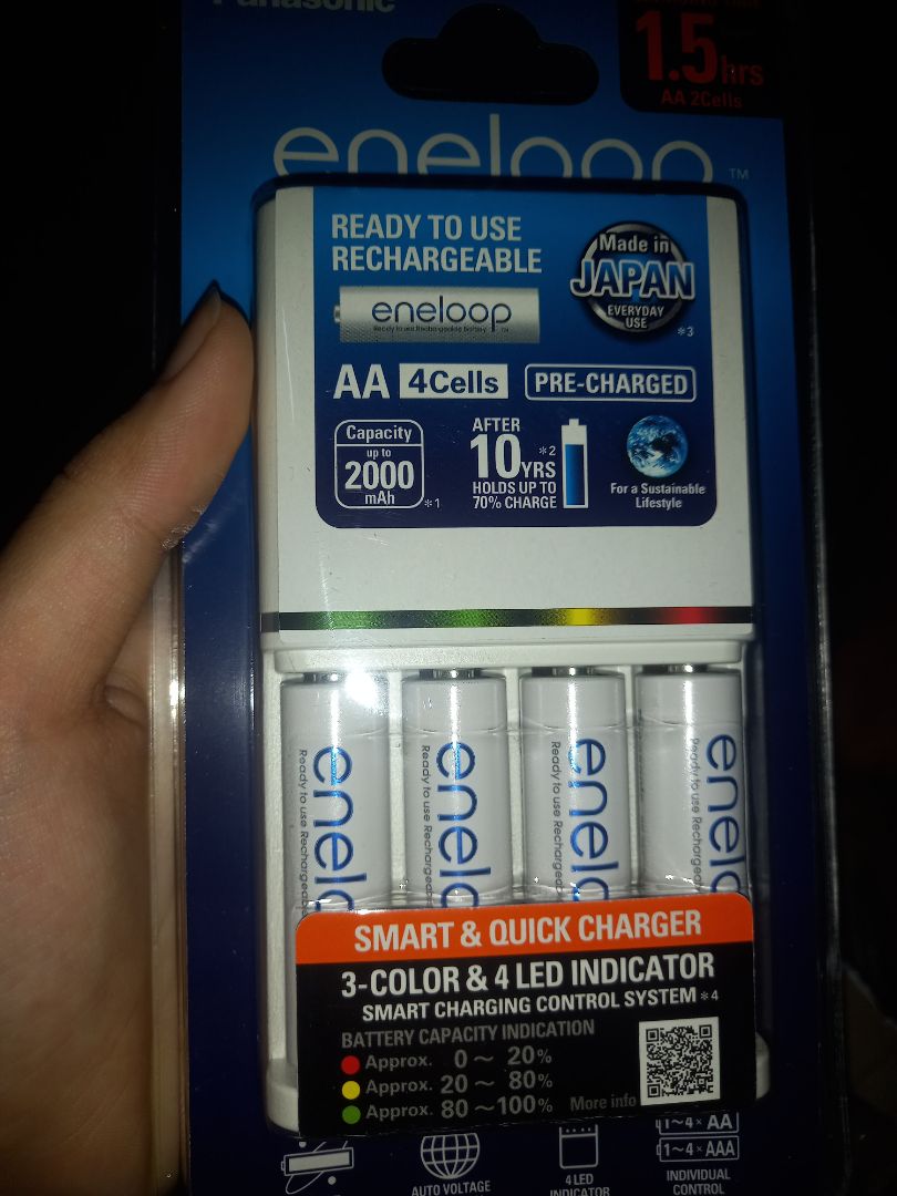 vận chuyển lẹ, áp mã giảm giá với thêm sale nhẹ nên cũng oke lắm. Hàng gói kỹ 1 túi zip với 1 lớp nilon, có thông tin sản phẩm đàng hoàng, uy tín. Tháo vỏ dễ dàng, cầm chắc tay, về sạc thêm nhiều tí tại mới mở vỏ thì pin nó íu á :')))