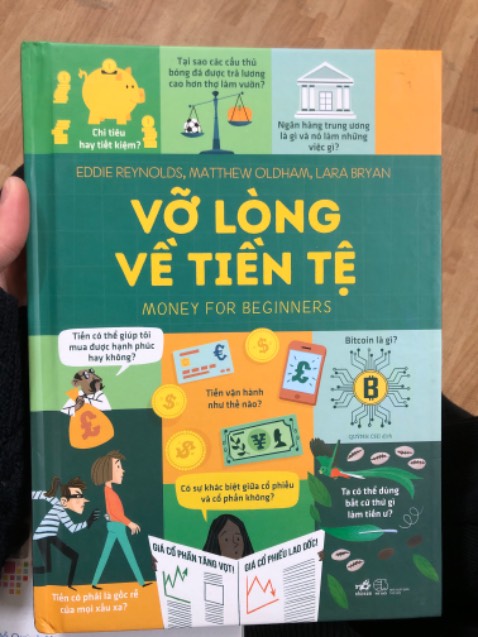 Sách của mình bìa rất cũ, giấy dính nhau và nhàu phần gáy