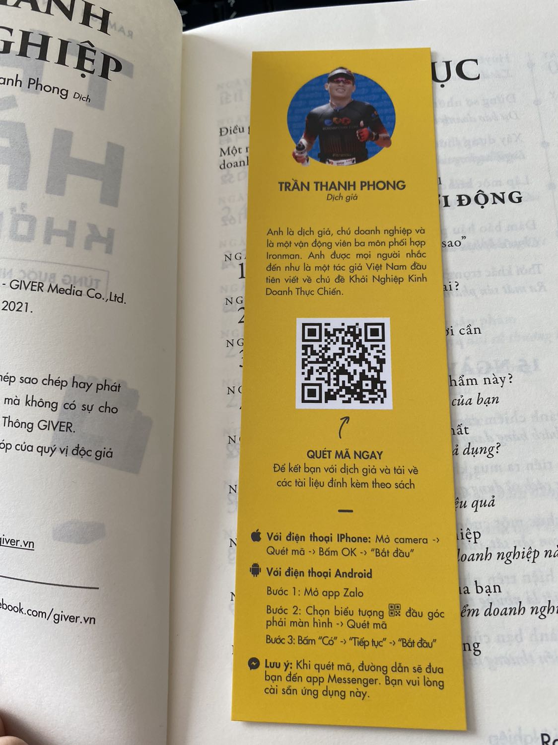 Khi quét mã không ngờ được nói chuyện với tác giả. Tác giả rất dễ thương và nhiệt tình, anh còn chia sẻ, giải đáp những thắc mắc khó khăn mà mình hỏi nữa. Sách rất hay và thực tế, dễ áp dụng, sẽ ủng hộ sách của anh thêm