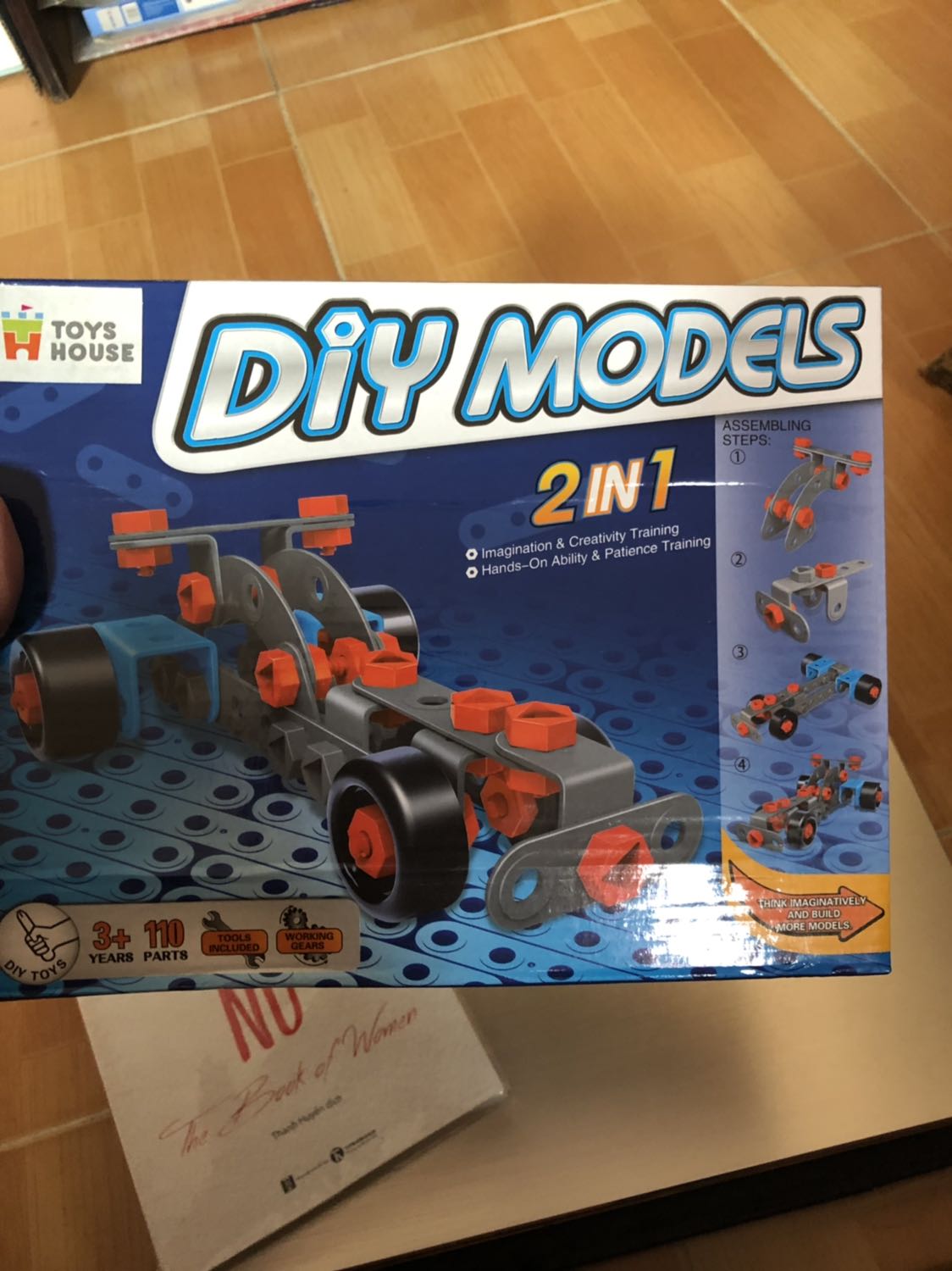 Hàng giao đúng hẹn, hộp hơi móp chút
Nhưng sản phẩm bị lỗi, ko có bù *** ko lắp ráp đc