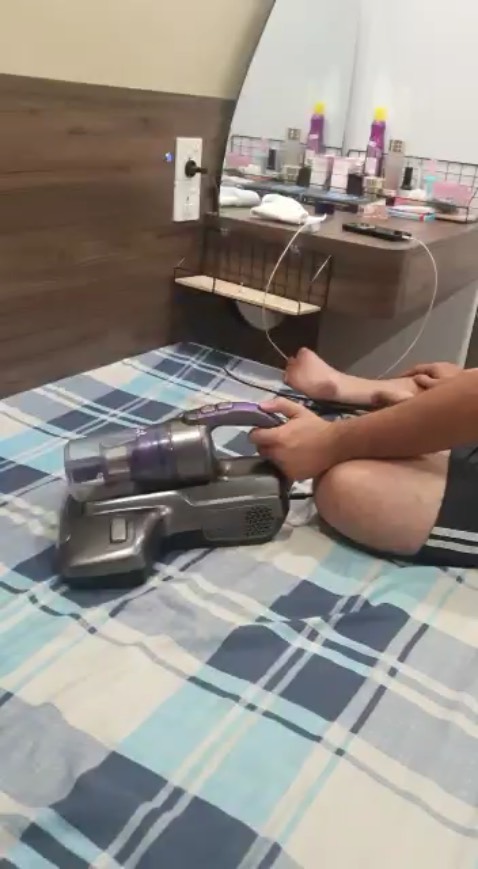 Máy dùng tốt được khoảng hơn 2 tháng thì hư ngang xương. Quy trình bảo hành, đổi trả giữa Tiki và cửa hàng làm quá lâu và tệ. Thu hàng được 1 tuần rồi mới xác nhận phương án xử lý. Phương án thì ghi cần 15 - 30 ngày mới bảo hành xong thì trong thời gian đó khách hàng làm sao.