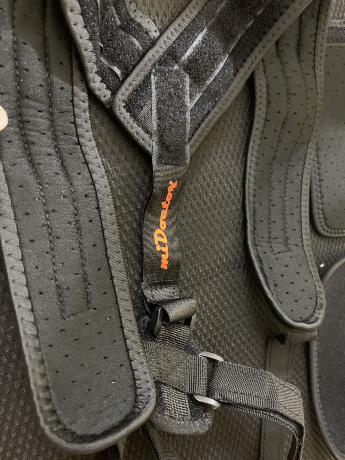 Hàng giao đúng như hình quảng cáo, chắc chắn, dùng đc có mỗi 2 ngày thấy có tác dụng tốt. Có mấy bài tập trong mô tả tập hay mà hiệu quả...
Có điều bất ngờ tốc đooj giao hàng của tiki đợt này, rất chậm