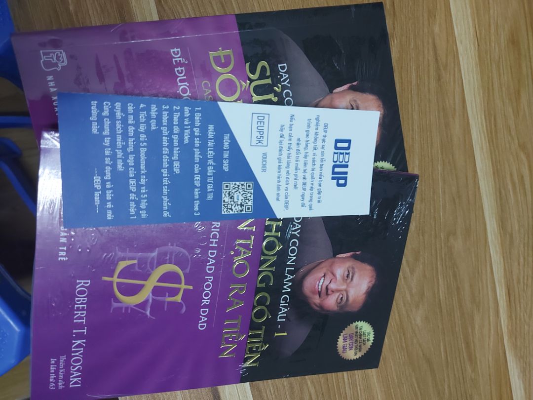 sách được đóng gói rất cẩn thận, giá cũng rất tốt
nội dung mình chưa đọc nhưng mình được sếp rất giỏi và giàu ở công ty giới thiệu khuyên nên đọc để có kiến thức nền tảng về tài chính cá nhân và đầu tư