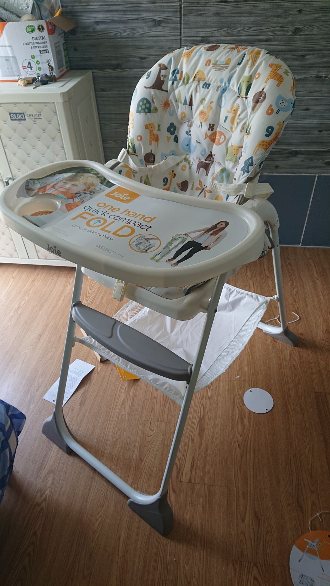 ghế đẹp, chắc chắn, dễ sử dụng