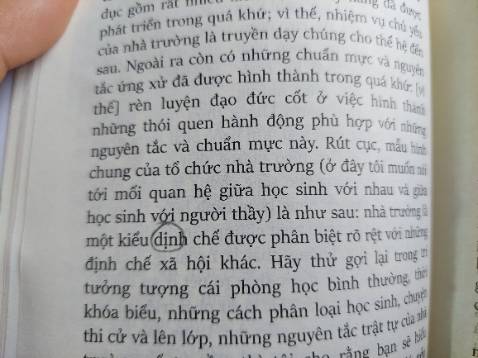 Lỗi đánh máy sai quá nhiều, 1 vài trang là gặp. Hi vọng nxb sẽ có tâm hơn.