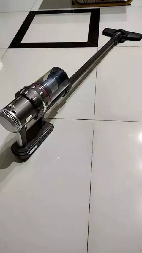 Hút mạnh sạch, trang bị nhiều đầu hút tùy theo địa hình ưng lắm nha