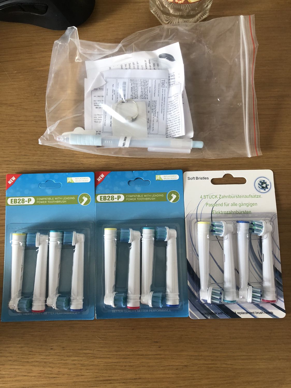 Shop giao hàng không đúng với hình ảnh đăng trên Trang. Mình muốn mua loại đầu Dual Head để đánh sạch mảng bám răng mà giao đầu mềm. Quá thất vọng