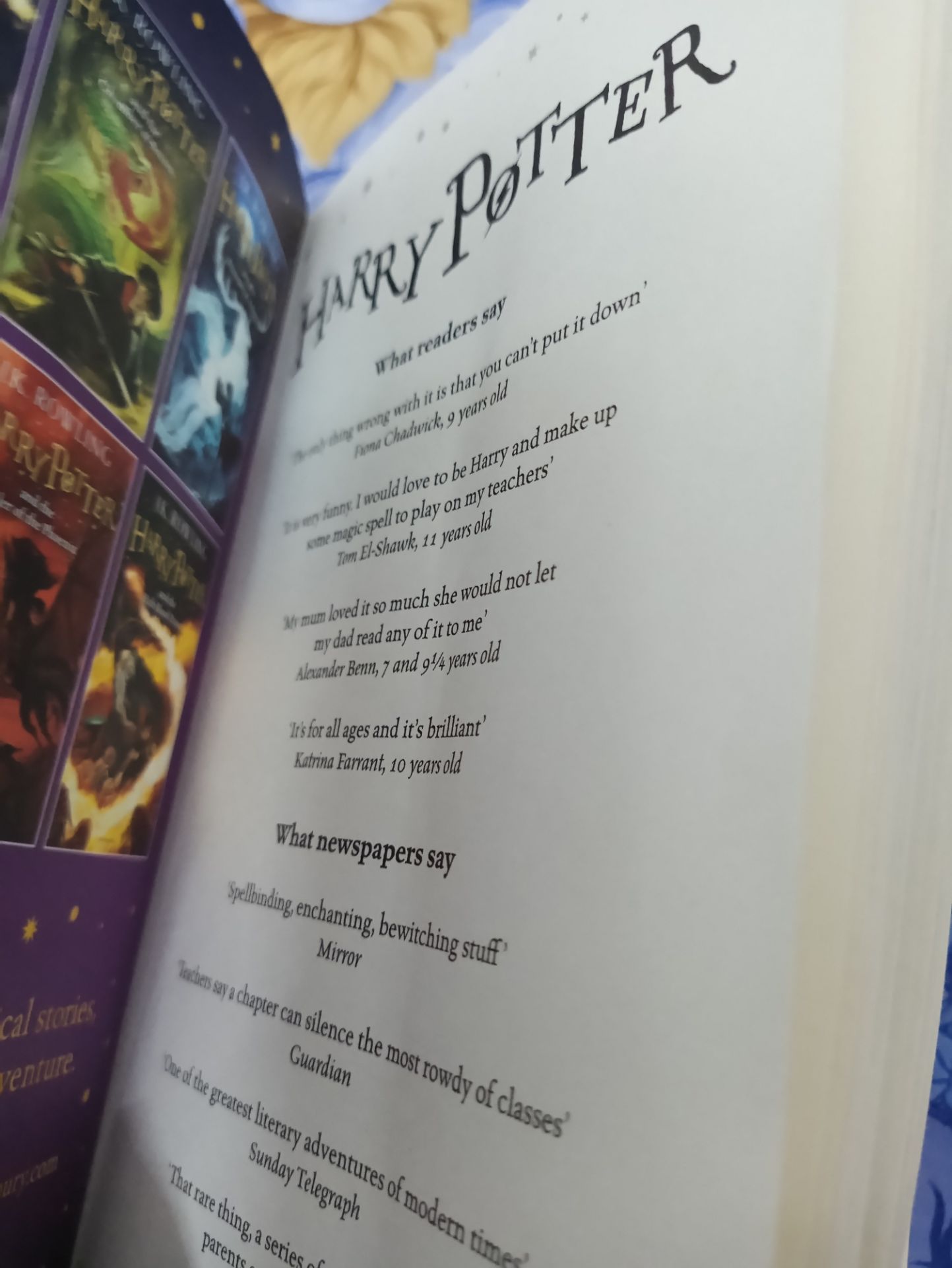 Sách rất ổn, nhưng lại bị một vài lỗi làm mình hơi không vui:
-Thứ nhất là tự nhiên lại có 1 vết rách trên góc phải phía trên của bìa như trong hình
-Thứ hai là ngay từ khi nhận, mấy trang đầu của sách có 1 vết gấp nhìn khá khó chịu, có thể là do bên đóng gói
Những lỗi này chỉ mang tính thẩm mỹ thôi, mình cũng không quan trọng lắm, được cái giao hàng rất nhanh. Mong tiki sau này nên cẩn thận hơn để khách hàng như mình có những trải nghiệm tốt nhất!