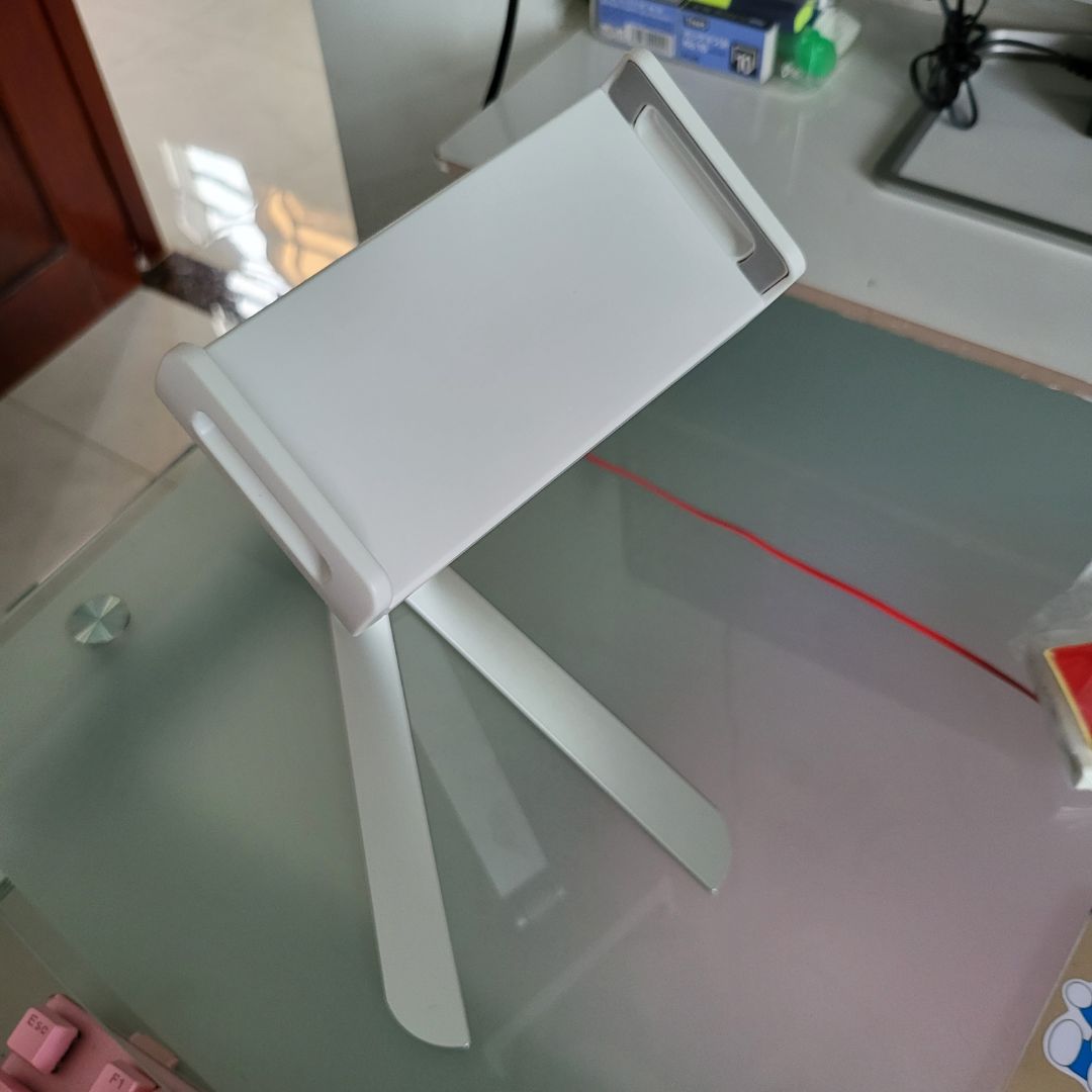 đã dùng 1 thời gian, cảm thấy khá ổn và giữ đt, iPad của mìmh khá chắc, ngon trong tầm giá