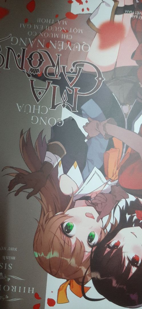 bìa: bede :)))
đóng gói cẩn thận hơn mấy lần giao hàng khác, có bị df bìa do huy hiệu đè vào
truyện rất đẹp và bede, xincamon :)))