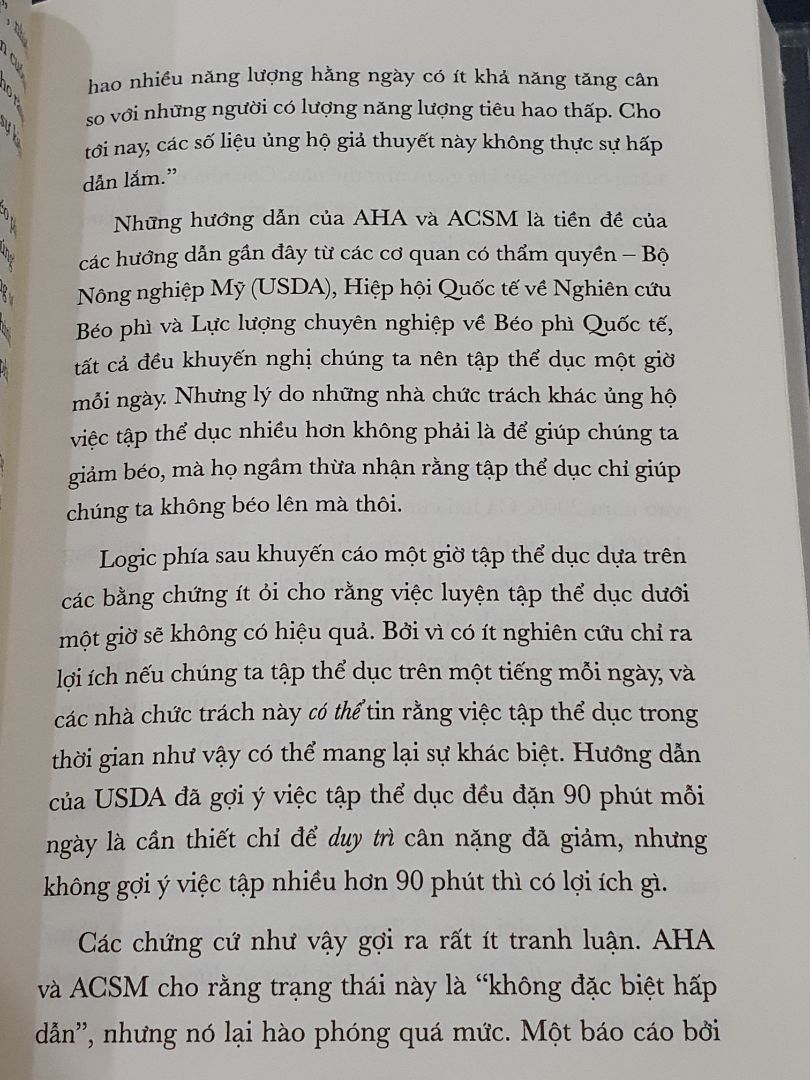 sách có bìa đẹp, bao bọc cẩn thận và giao nhanh.
cái đáng nói của những quyển sách bán không chạy chính là dịch thuật quá dở, đến nổi đọc không hiểu. Cần đầu tư thêm về nội dung