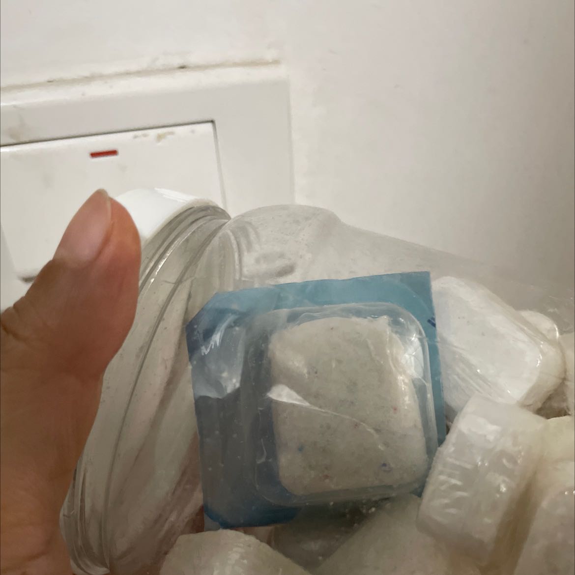 Hàng như hình, tẩy sạch máy rửa bát, nên dùng mỗi tháng 1 lần. Giá rẻ ak