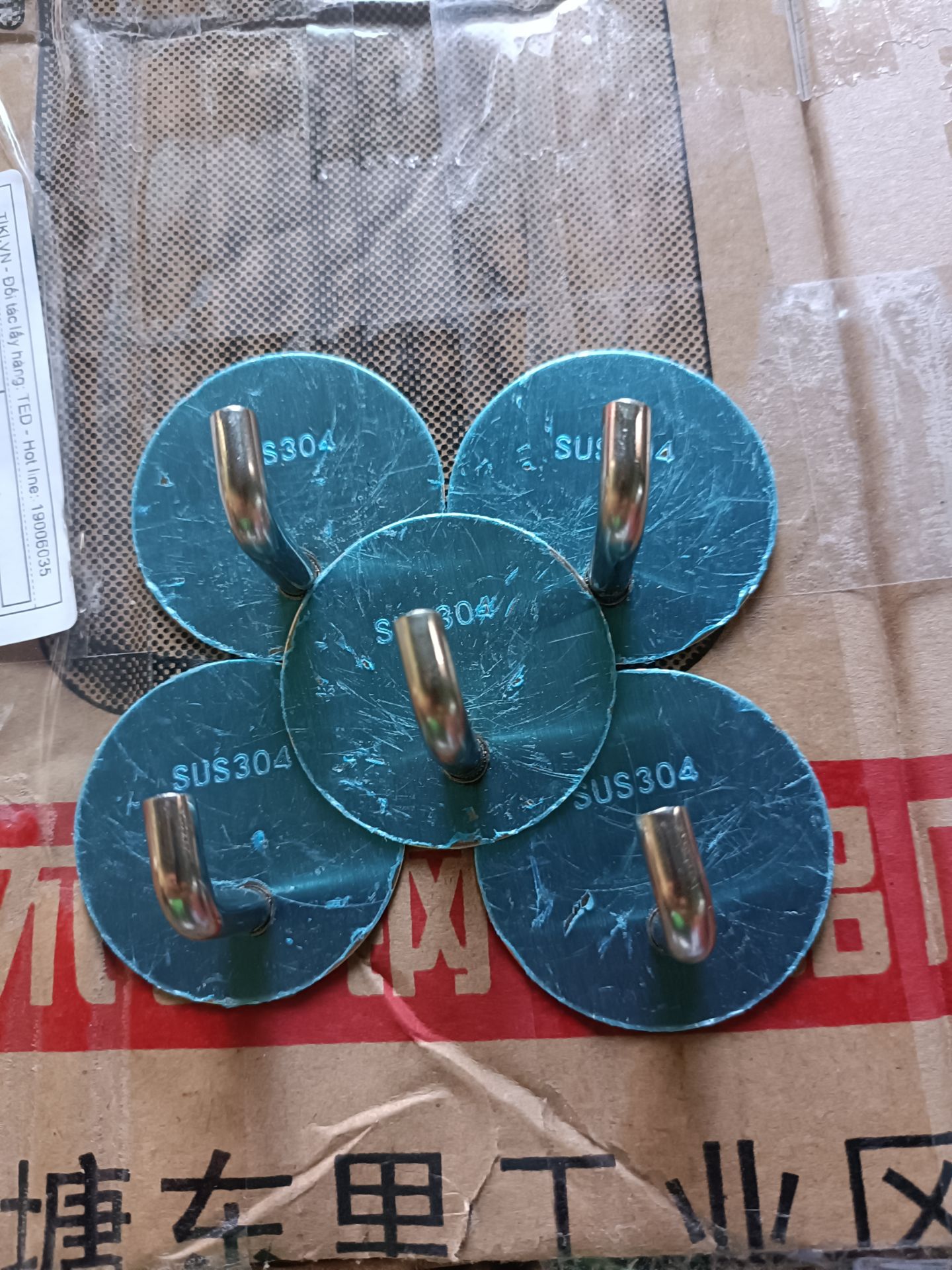 Giống như mô tả, sản phẩm đẹp và chắc chắn, shop tư vấn nhiệt tình.