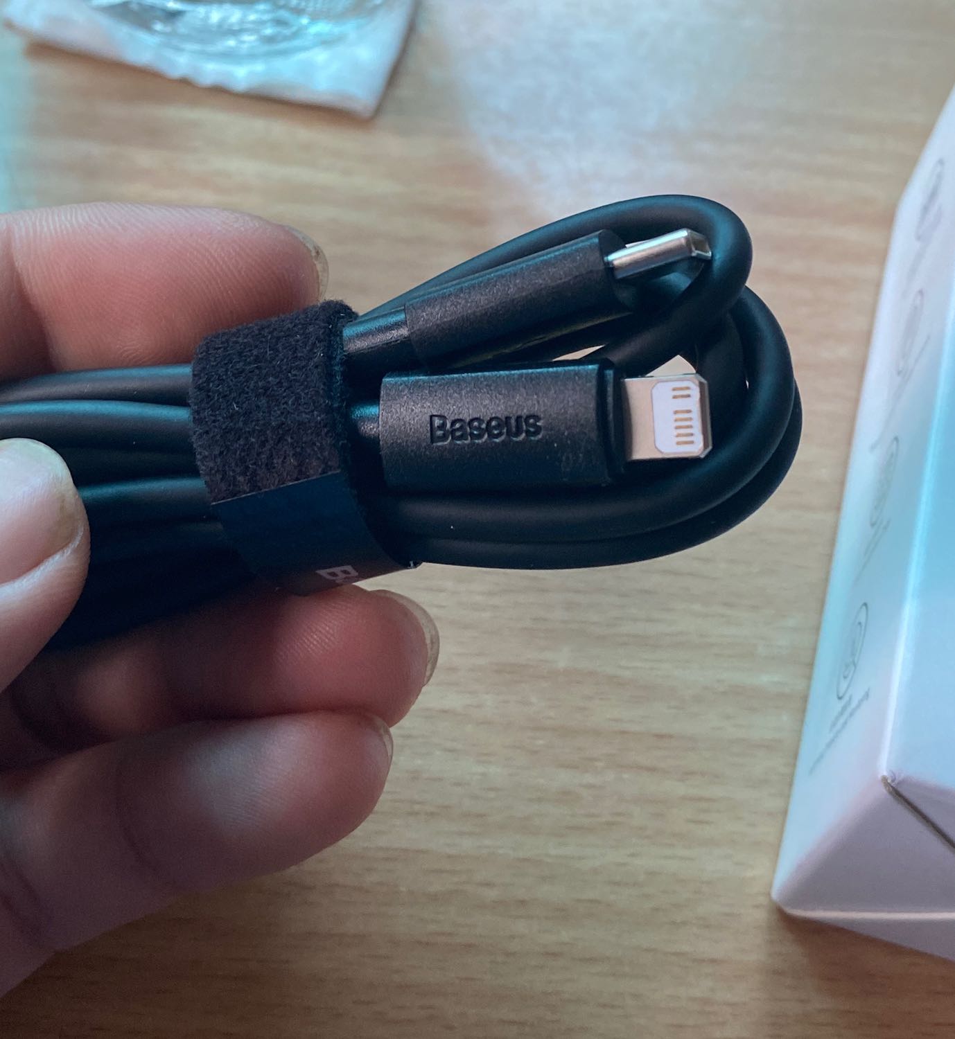 Sản phẩm trông rất xịn xò, chưa biết sạc ntn nhưng cầm nặng tay và đóng gói cực kỳ cẩn thận. Lại được bonus thêm con trâu đáng yêu nữa. ???
Để dùng 1 thời gian xem chất lượng ra sao.