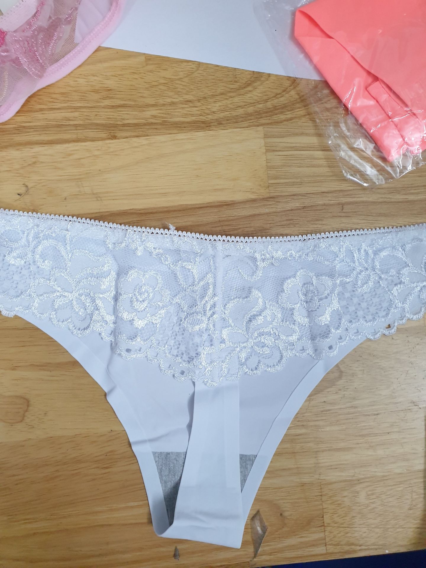 Đường may đẹp chắc chắn, shop đóng gói kĩ giao hàng nhanh