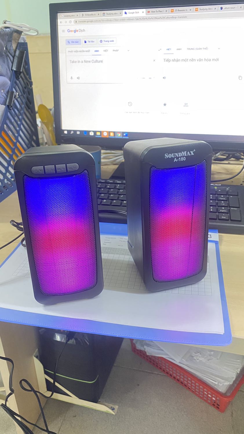 Loa dùng cho phòng học rất ổn, các hs đánh giá nghe rõ , đèn đẹp nữa