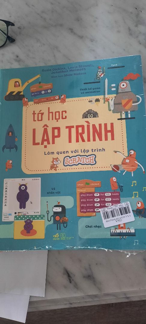 Sách đẹp, giá siêu rẻ, đóng gói cẩn thận lại giao hàng siêu nhanh. mới đặt tối qua sáng hôm sau đã có hàng. Mua sách giá rẻ chỉ cần có tiki