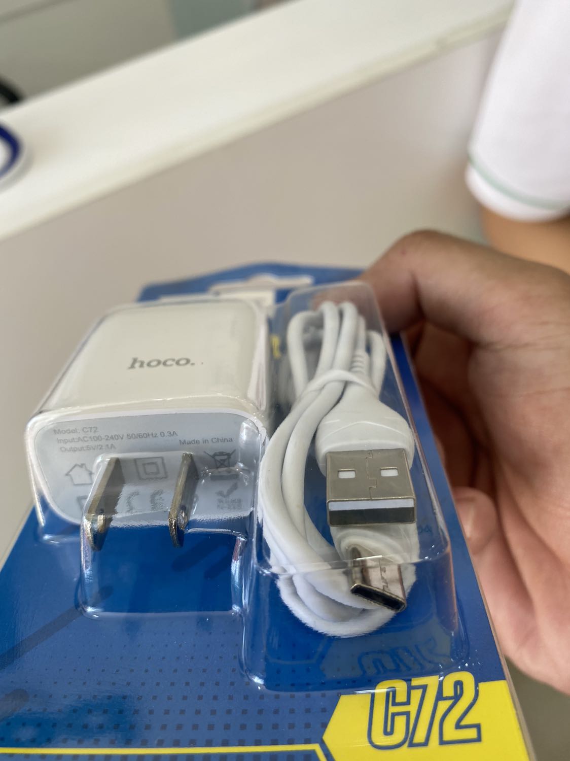 Mua cho iphone nhưng ship về thì lại đầu type - C ??