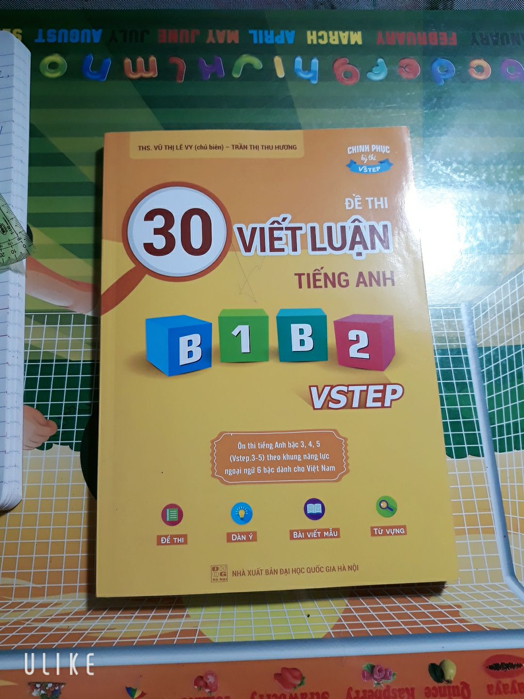 35 ngày mình mới nhận được sách, rất may, ngoại quan ổn, không bị nhào. Nội dung thì có 30 đề, chua theo 4 dạng, Lúc học, mình sẽ đánh giá chi tiết hơn, sau nhé🤗🤗🤗