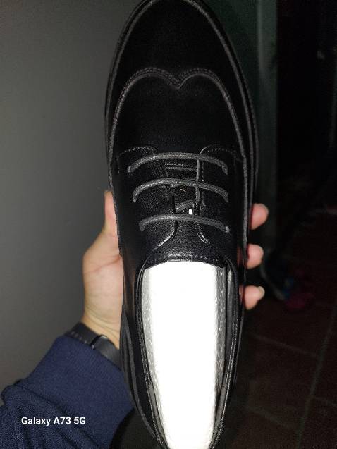 Kiểu dáng đẹp, êm chân, đi tôn chiều cao