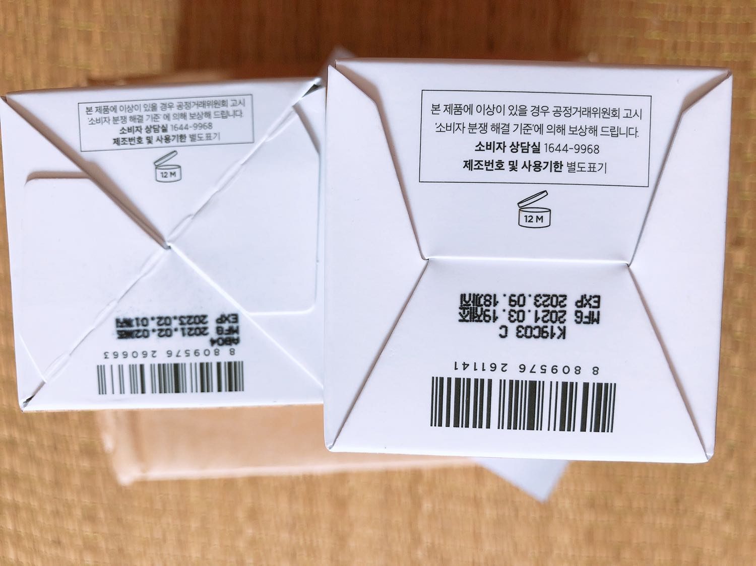 Tiki lấy hàng và giao hàng nhanh hơn dự kiến
Ban đầu mình cũng do dự về shop, nhưng khi tham khảo thì mới biết shop là doanh nghiệp lớn, khá uy tín nên mình quyết định mua luôn.
Công nhận shop đóng gói rất kỹ lưỡng, sản phẩm vừa sản xuất mới, còn nguyên seal luôn, có thông tin bằng tiếng Việt nữa.
Chai serum làm bằng thuỷ tinh nên hãng đã trang bị giấy bìa để cố định sản phẩm, còn chai nước hoa hồng vẫn nguyên vẹn giấy bạc.
Shop uy tín như vậy, sản phẩm chất lượng như vậy nên mình sẽ đặt niềm tin và kỳ vọng rất nhiều về shop (đã bật follow shop rồi nhé)
Mình rất hài lòng về chất lượng dịch vụ của Tiki và sự chuyên nghiệp của shop, 5* cho cả 2
Thanks!