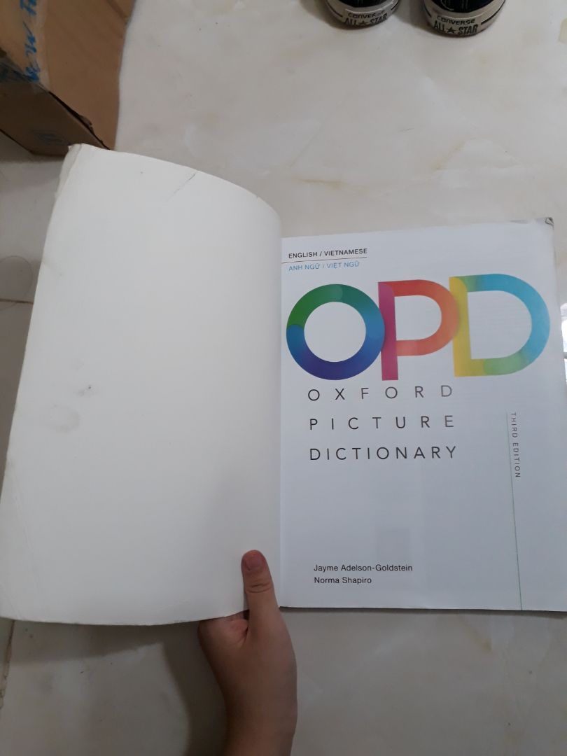 Mình trả một khoảng tiền 285.000đ để nhận lại bộ sách như này hay sao?? Mình đã rất vui khi nhân viên giao hàng của tiki rất tận tâm, cũng như lần đặt hàng vừa rồi Tiki xử lí rất chuyên nghiệp nhưng mà lần này lại nhận được kết quả thế này?. Mình xin góp ý rằng nếu sách bị cũ, Tiki có thể giảm giá sách xuống thì mọi việc nó sẽ hợp lí hơn. Mong Tiki sẽ làm việc chuyên nghiệp và có trách nhiệm hơn?.