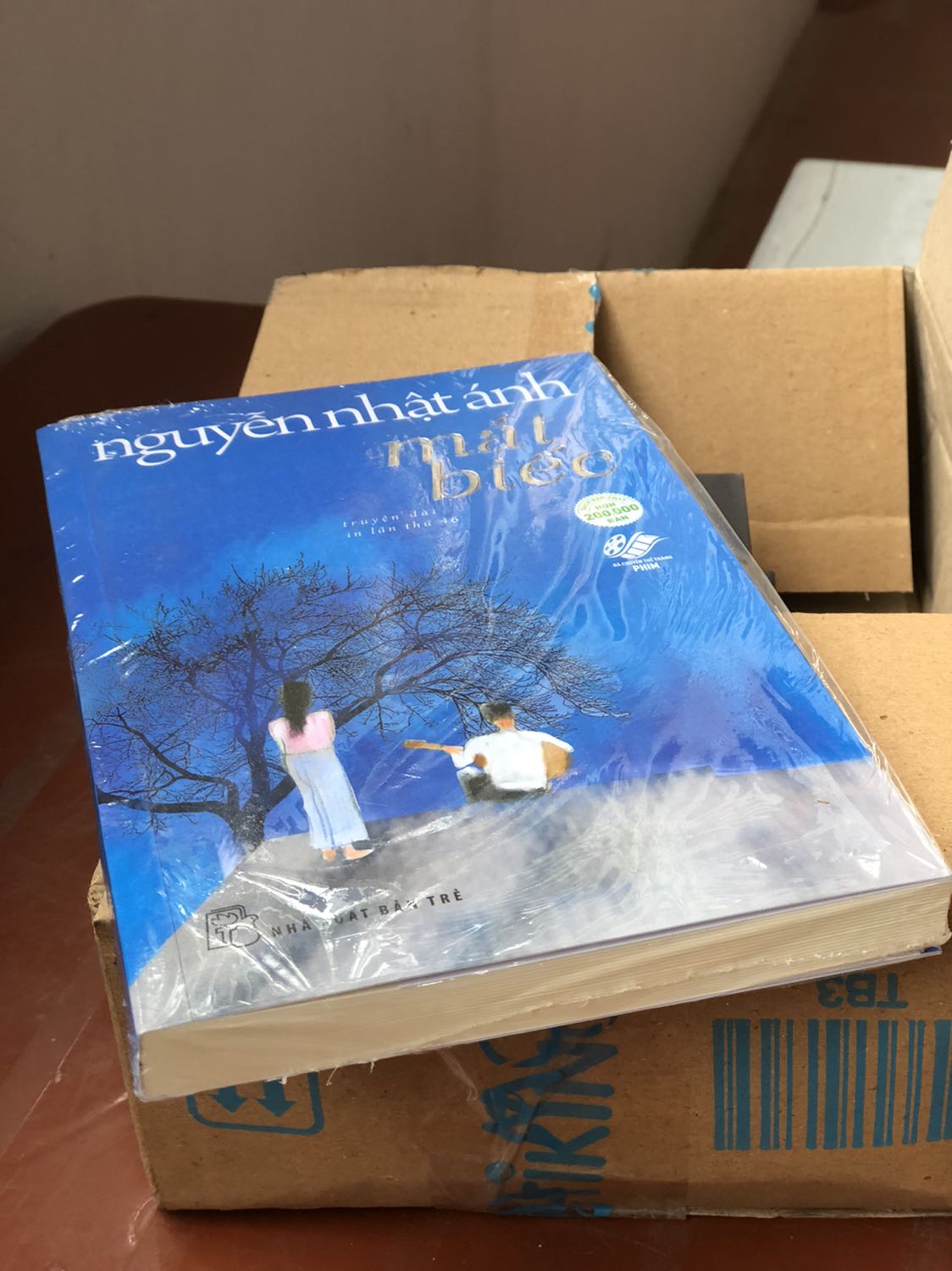 Thời gian nhận sách sau khi đặt khá nhanh, chất giấy khá ổn, nội dung thì có lẽ ai cũng biết Dũng, Ngạn và Hà Lan rùi nhỉ nên mình không đánh giá nữa. Về giá cả mình mua được sale còn 22 nghìn/cuốn nên tổng quát thì quá ok cho đơn này ?