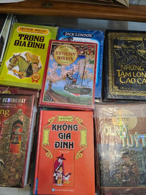 Sách rất đẹp , bìa cứng, dày lắm, giá rẻ , Tiki đóng hàng cẩn thận ,