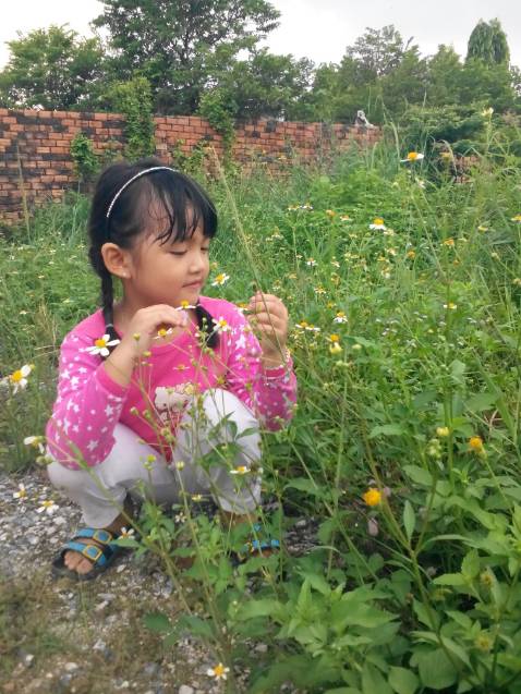 cho 4 sao để nhà bán này tự nhìn nhận và thay đổi xem nên dùng những lời lẻ như thế nào để trao đổi với khách và có thái độ thiện chí hơn, ko phải khách hàng nào cũng giống nhau