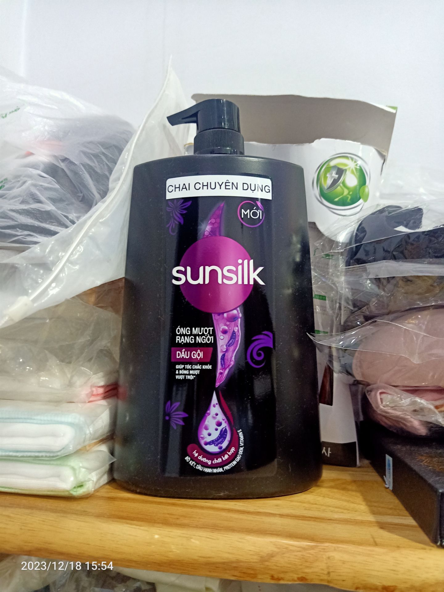 mềm , mượt,óng ả , tóc suôn dễ chải, đã mua nhiều lần