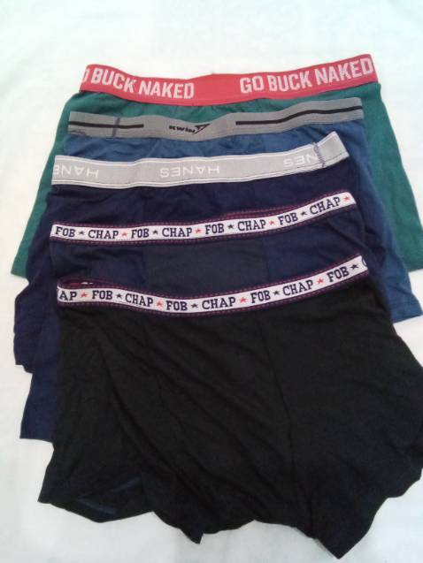 Giao hàng sai, sản phẩm không đúng mặt hàng đã rao bán.
Treo đầu dê, bán thịt ***. Shop *** đảo.
CẢNH BÁO: Hãy tránh xa, bỏ qua shop này!