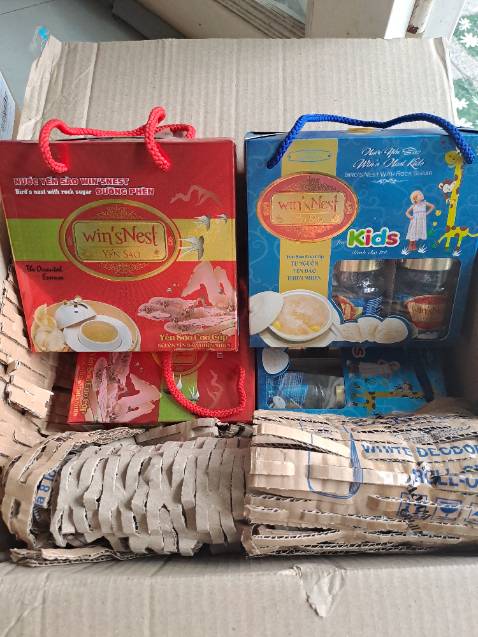 Nhận hàng rồi. Thực chất ở ngoài hộp rất nhỏ, khó mà làm quà tặng được, nhưng sản phẩm vẫn đủ và đúng, mua để uống cho gia đình thì ok