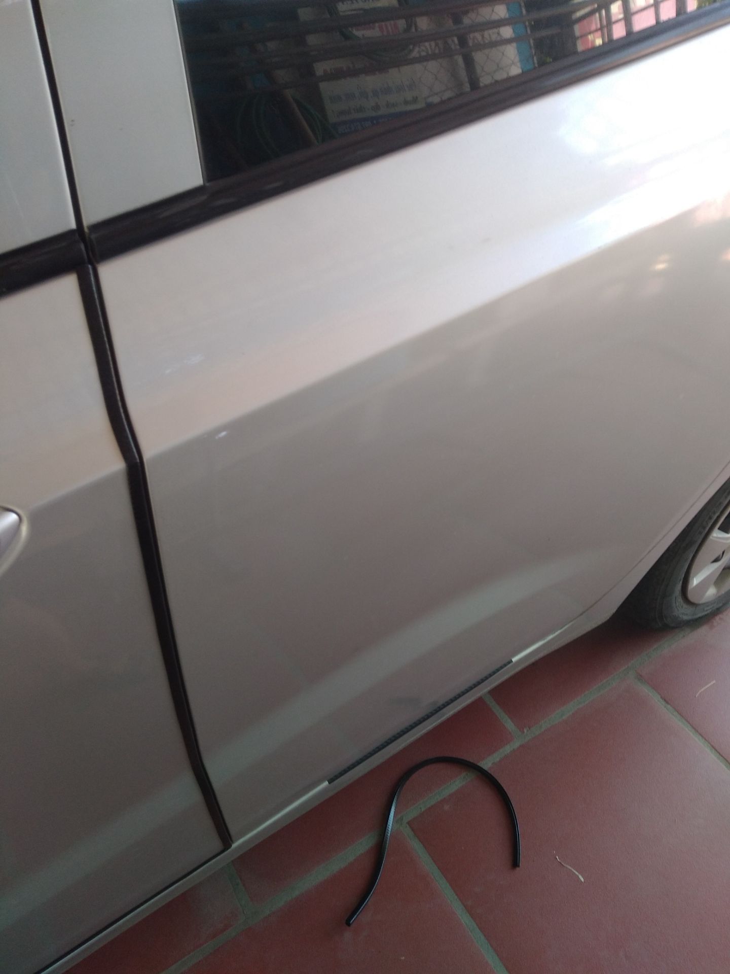 hàng đã nhận được nhưng có 4canh được 3cánh còn thừa 40cm vậy shop nói bán đủ cho 4 cánh cửa vậy làm thế nào nhỉ shop?