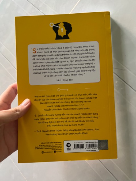 Nội dung hay, bìa đẹp, giao nhanh gọn lẹ, đẹp mắt, giá quá hời khi mua trên Tiki.vn