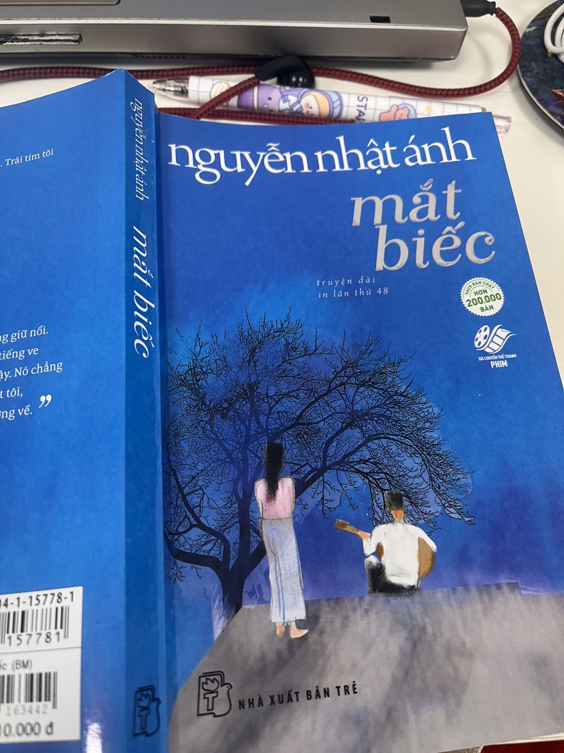 Shop giao hàng nhanh, bọc hàng cẩn thận, sách mới và hay lắm ha