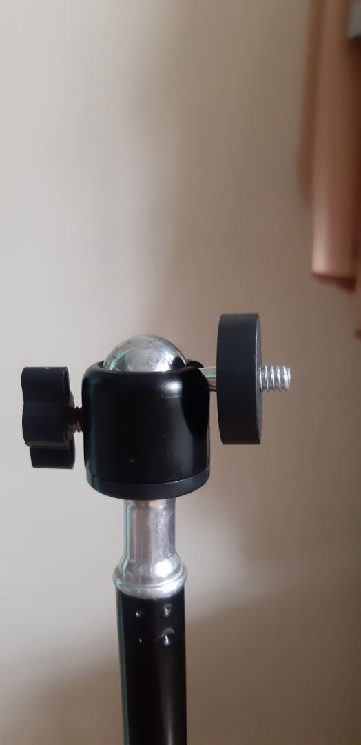 rất đáng tiền, làm bằng sắt mỏng và nhựa nên về lâu dài có lẽ không tốt lắm, nhưng xài okela, cầu quay của mình ban đầu bị hư nhma shop đã gửi lại cái khác cho mình ngay và luôn, vô cùng hài lòng