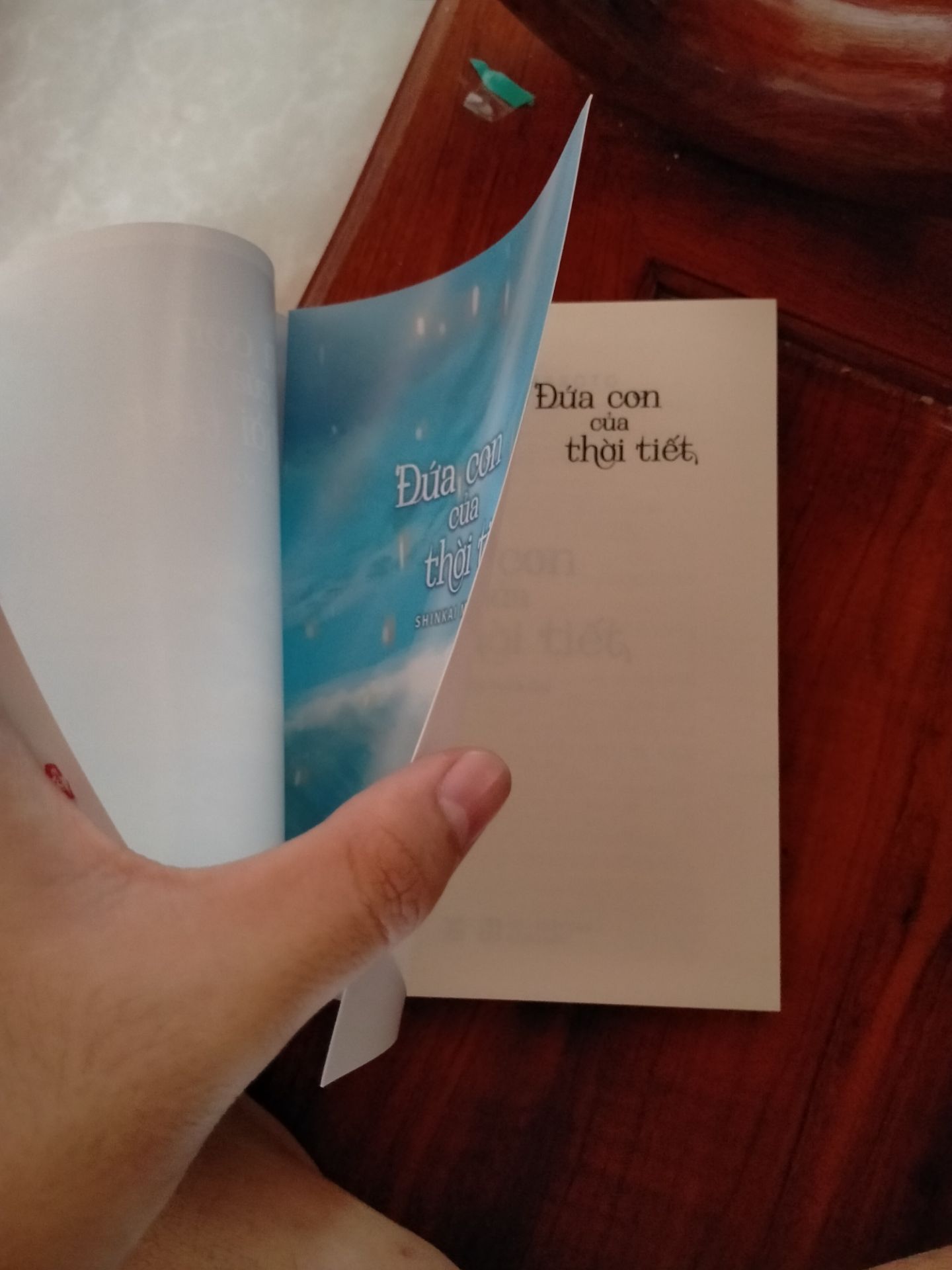 Mình rất vui khi nhận hàng cho tới khi mình k có thấy Postcard đâu ...