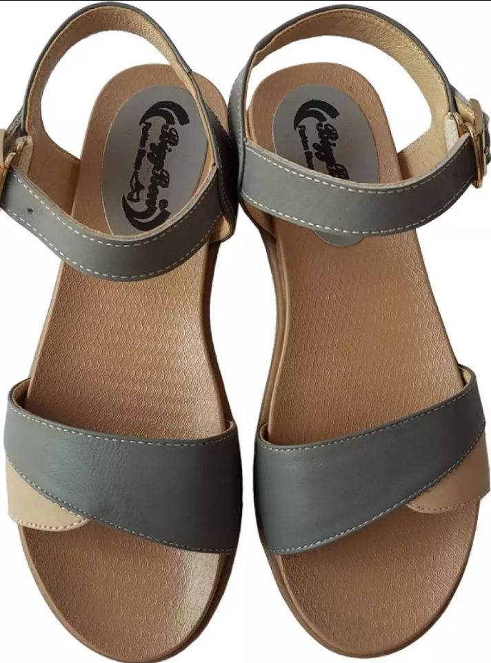 sandal giao hàng như hình. đẹp. êm
màu da đẹp. giao hàng nhanh.