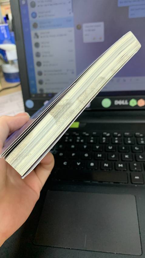 đóng gói quá tệ so với sản phẩm là sách chứ không phải đồ gì khác. Chưa kể sách bị bẩn, mình có dùng giấy lau đi nhưng không hết (không dùng giấy ướt vì sẽ ảnh hưởng đến chất lượng giấy). Vô cùng khó chịu vì kể cả mua sách bên sàn khác cũng không bao giờ bị tình trạng như này. đóng gói quá tệ so với sản phẩm là sách chứ không phải đồ gì khác. Chưa kể sách bị bẩn, mình có dùng giấy lau đi nhưng không hết (không dùng giấy ướt vì sẽ ảnh hưởng đến chất lượng giấy). Vô cùng khó chịu vì kể cả mua sách bên sàn khác cũng không bao giờ bị tình trạng như này.