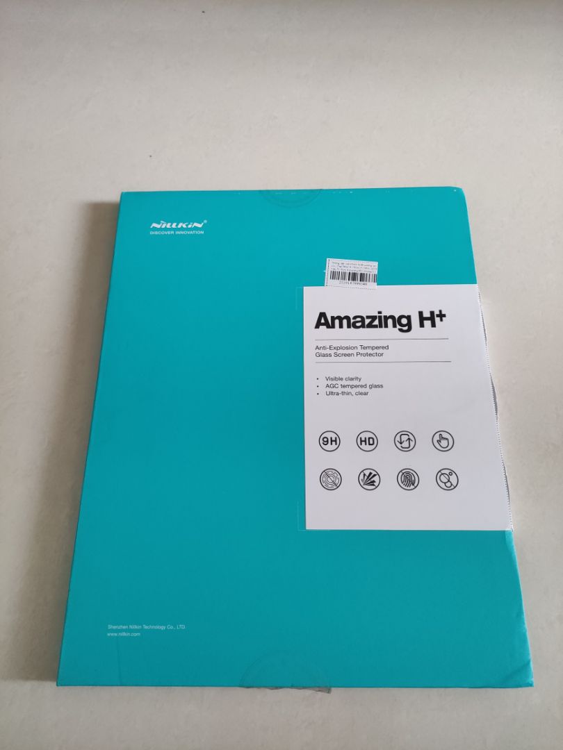 Hàng chất lượng nhe ! Đúng mẫu mã, có tặng kèm 1 khung nhựa, ko biết để làm gì ! Hihi ! Hàng chất lượng nhe ! Đúng mẫu mã, có tặng kèm 1 khung nhựa, ko biết để làm gì ! Hihi !