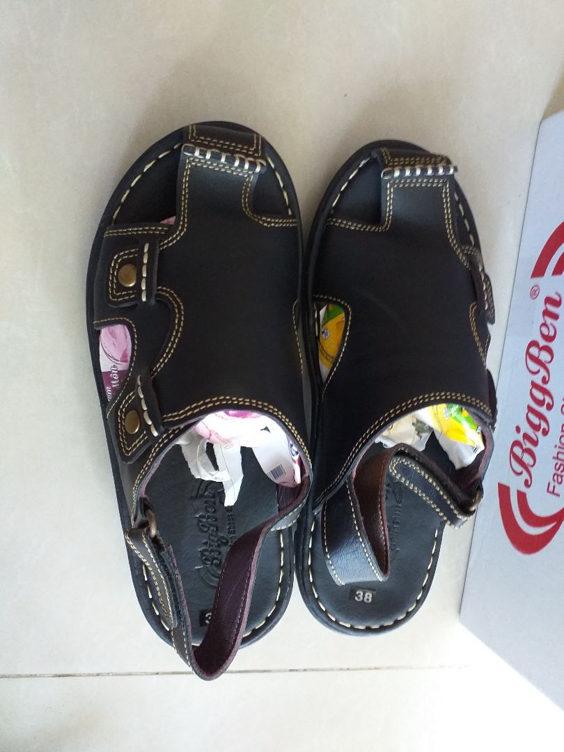 Giày chất lượng tốt,đóng gói sản phẩm tốt,nhân viên giao nhận thân thiện.