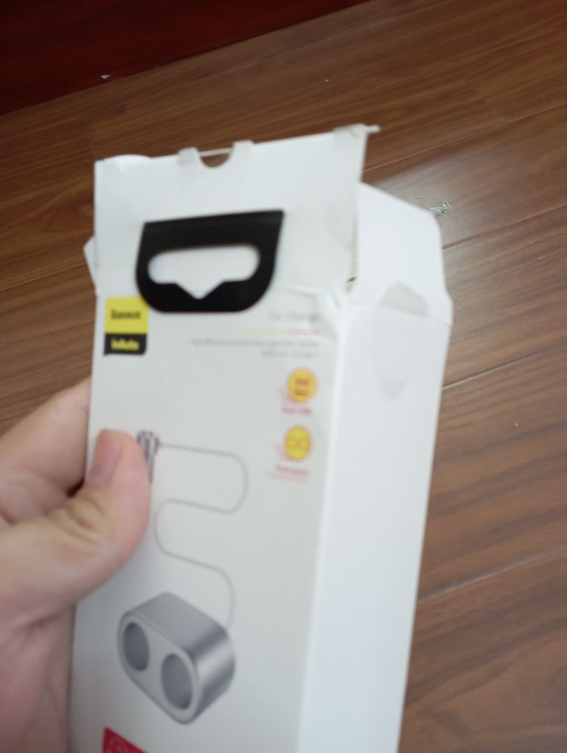 hàng cũ giao sai màu. đã khui seal