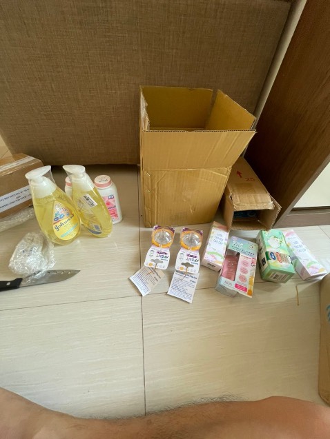 Nhà mình chuyển sang dùng Pigeon từ lâu rồi. Mua hàng đợt km 8/8/2022 nên được giá tốt. Mua 2 được giảm giá và được cả khuyến mãi nữa. 
Gian hàng shop chính hãng nên cũng yên tâm cho con sử dụng.