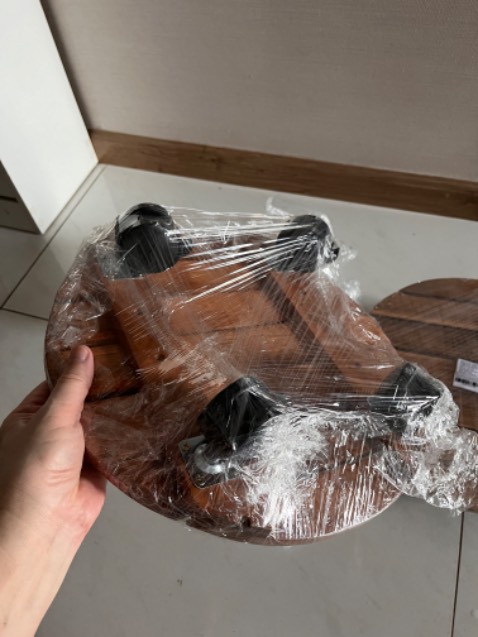 Tiki giao đế lót chậu cây rất nhanh. Để đúng kích thước đường kính 35cm theo yêu cầu, chất lượng rất tốt và dùng ngay cho chậu cây lớn.