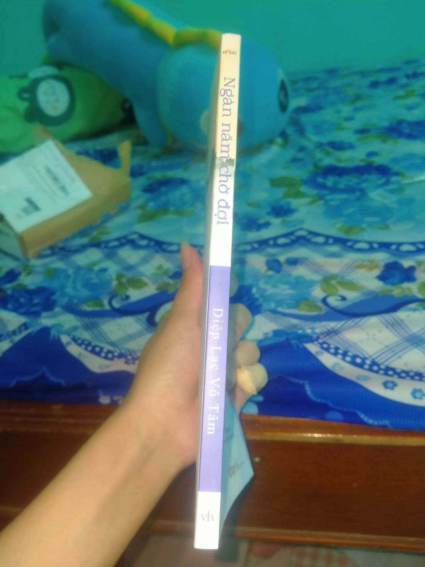 Hàng tốt , bao gói cẩn thận , ko bị nứt nẻ các trang . Hàng rất tốt . Giao hàng nhanh . Mới đặt 1 ngày ngày hôm sau đã giao tuy giao hơi trễ