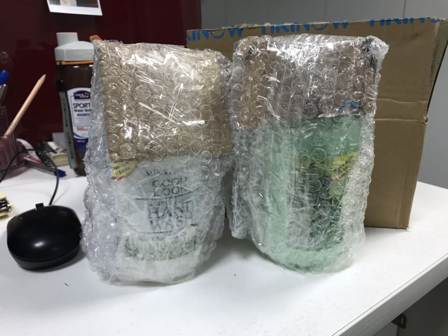 Bọc cẩn thận, sản phẩm tốt, highly recommend. Giao hàng hơi lâu nhưng cũng thông cảm vì kho hàng ở xa.