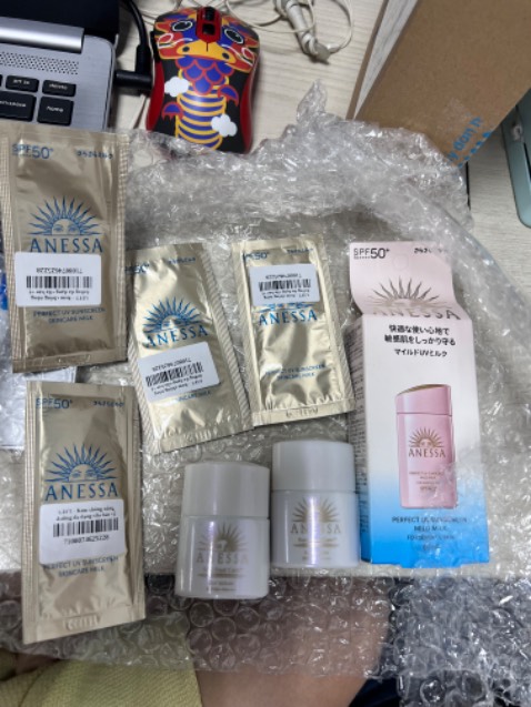 Hành thật 100% xịn, gift nhiều, giá rẻ. Có thẻ visa tiki Shinhan nữa... Quá trời giảm luôn rùi. Sướng thiệt chớ