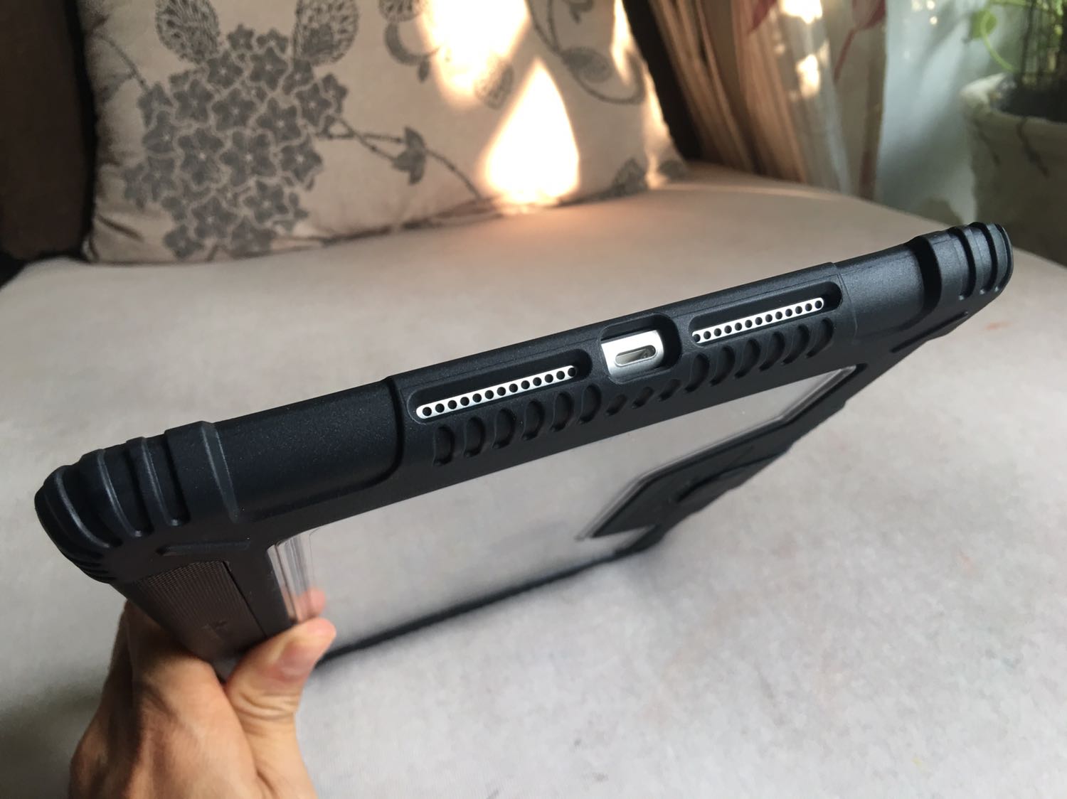 Hàng rất tốt. Gia công tỉ mỉ. 
Hoàn toàn hài lòng về sản phẩm này.