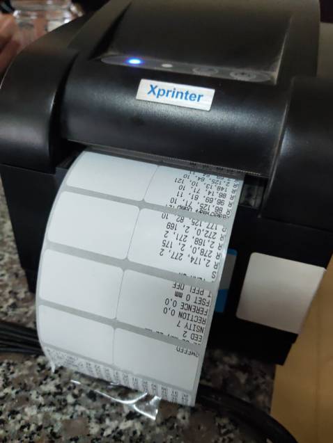 Chào Tiki, lúc trước mình có mua mã hàng này tại Shop, hiện máy đang bị tình trạng không nhận hay nhận không đúng khổ giấy in. Mong Shop hỗ trợ tư vấn hướng xử lý